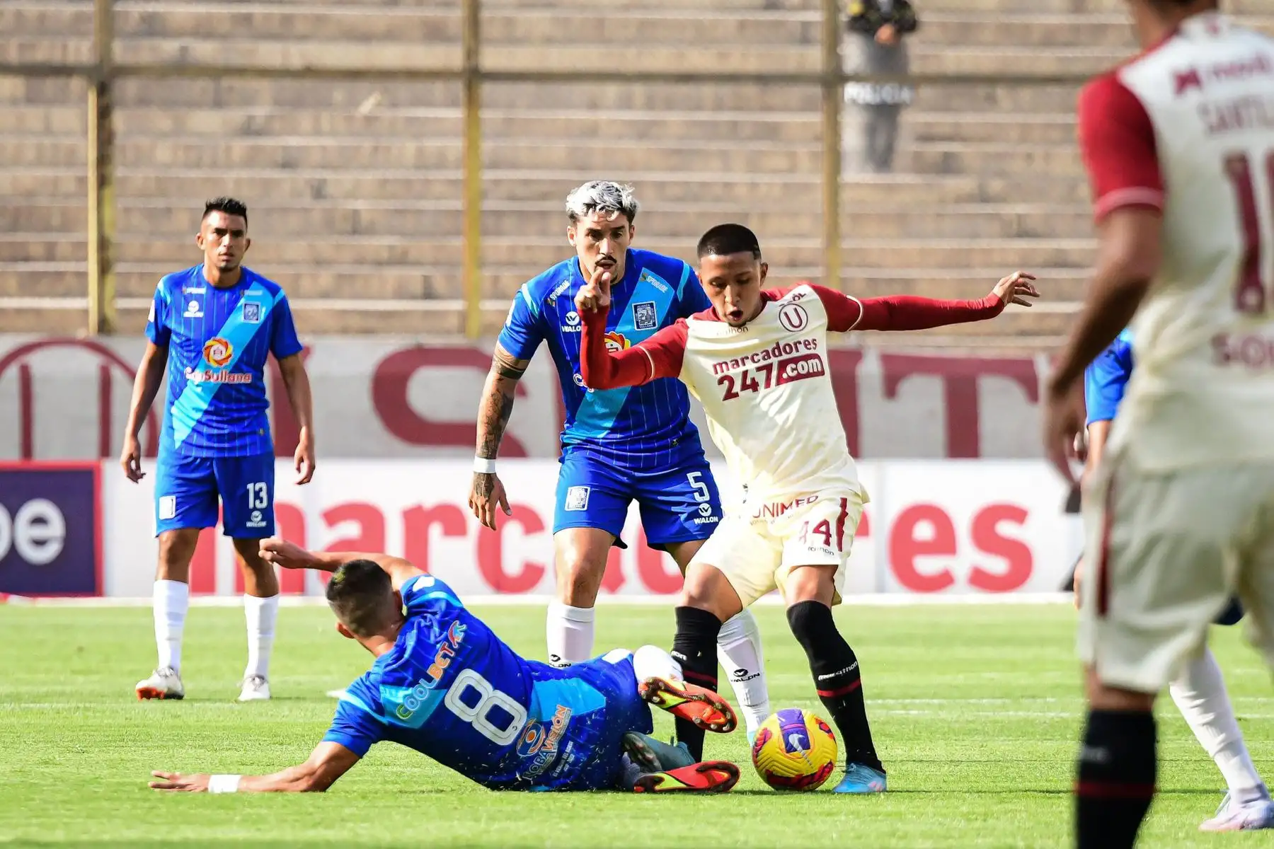 Universitario choca ante Alianza Atlético por la fecha 13 de la Liga 1, en el Estadio Monumental. Foto: Liga 1