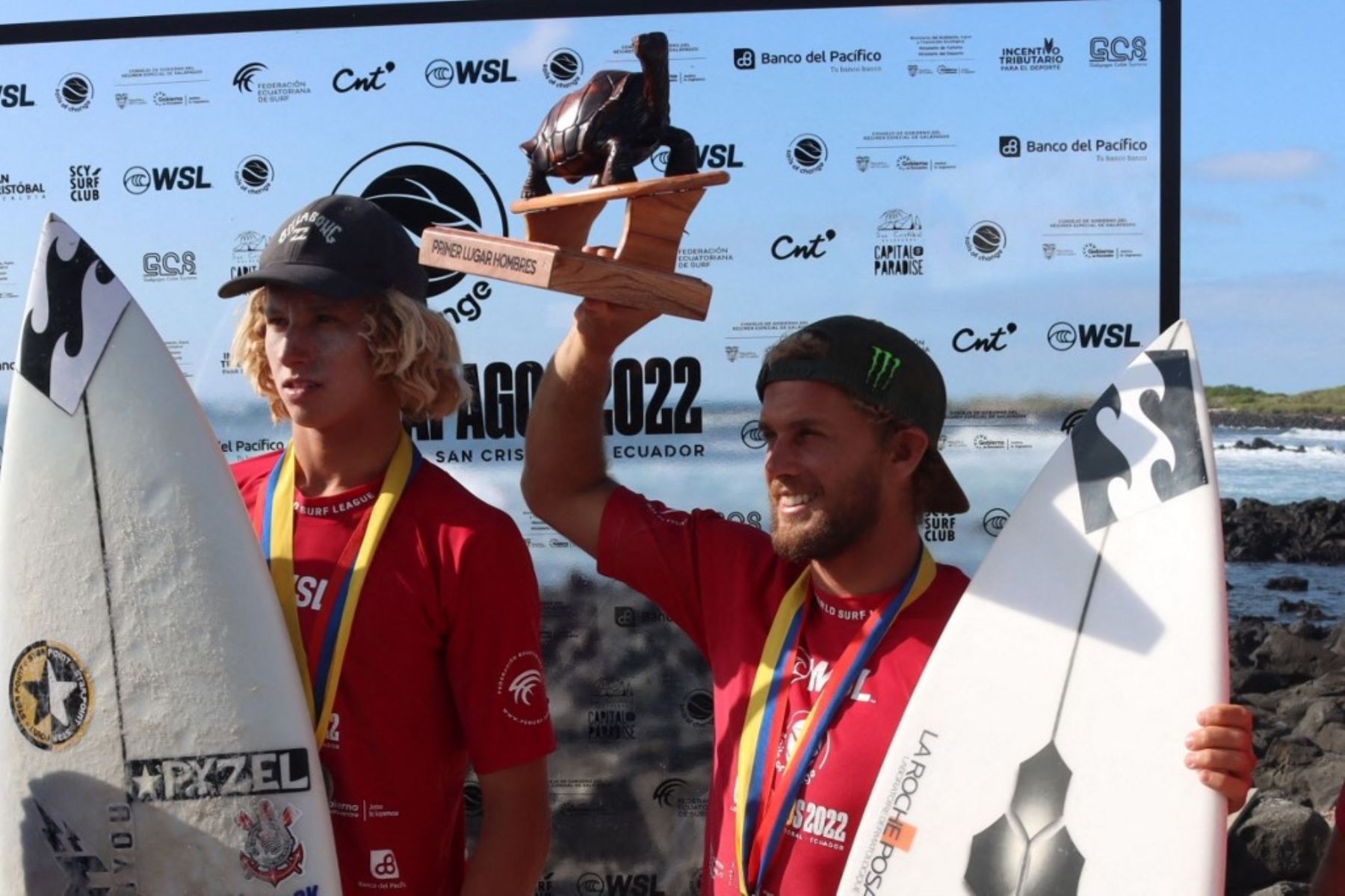Peruanos Miguel Tudela y Sol Aguirre campeonaron en la Liga Mundial de Surf