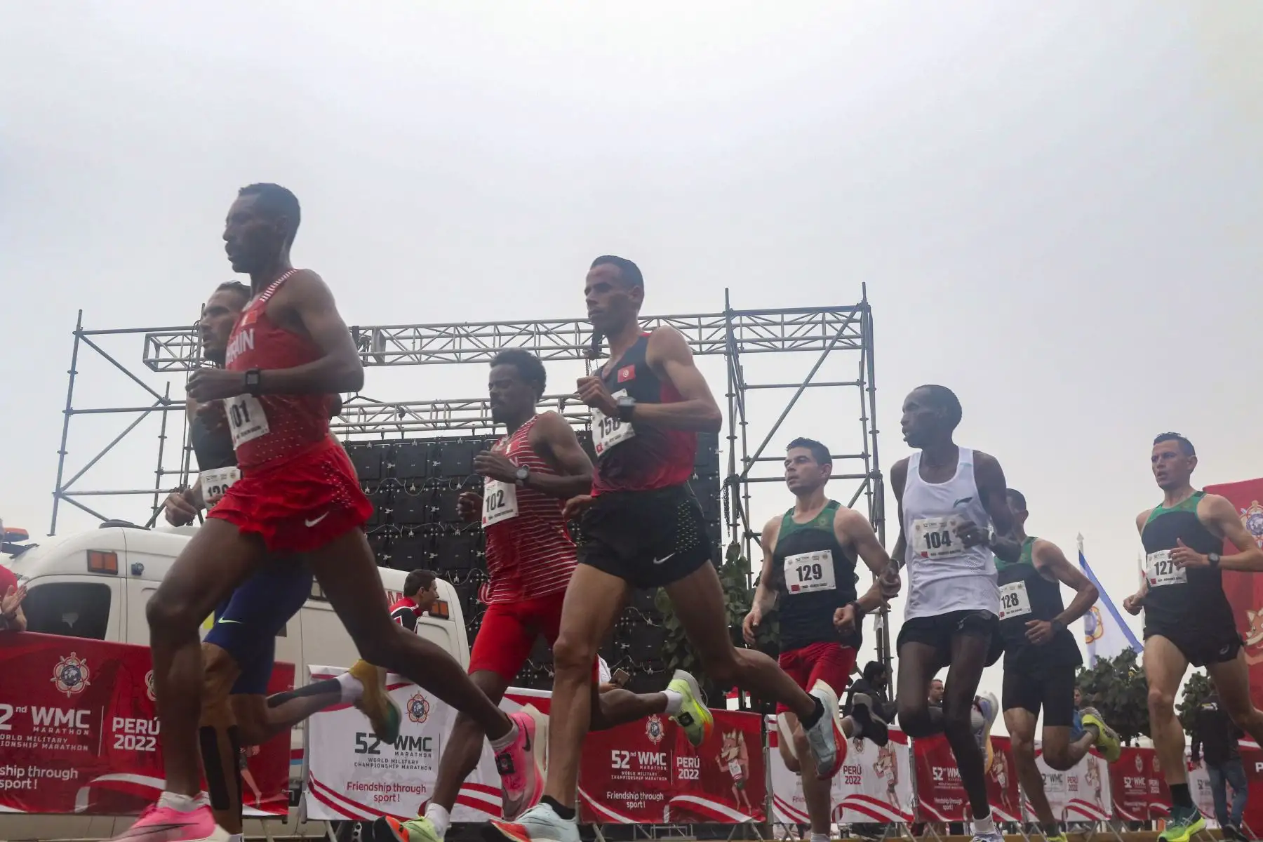 El Consejo Internacional del Deporte Militar y la Federación Deportiva Militar del Perú (Fedemilpe) con el apoyo de Mindef organizaron el campeonato Mundial Militar de Maratón que empezó hoy en el tramo Costa Verde que comprende los distritos de La Perla, San Miguel y Magdalena, con la participación de 144 atletas, provenientes de 18 países. Además de Perú participarán en la maratón Baréin, Bélgica, Colombia, Ecuador, Francia, Alemania, Guinea y Lituania. Foto: ANDINA/Eddy Ramos