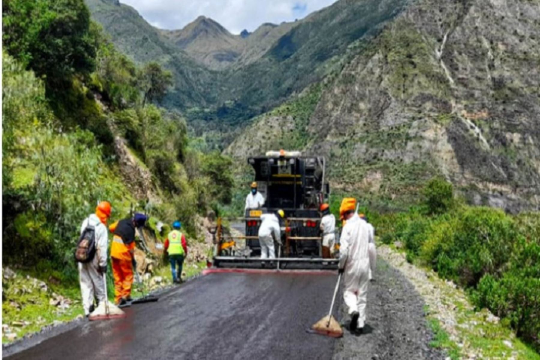 MTC pavimenta corredor vial de Apurímac para impulsar competitividad de la región