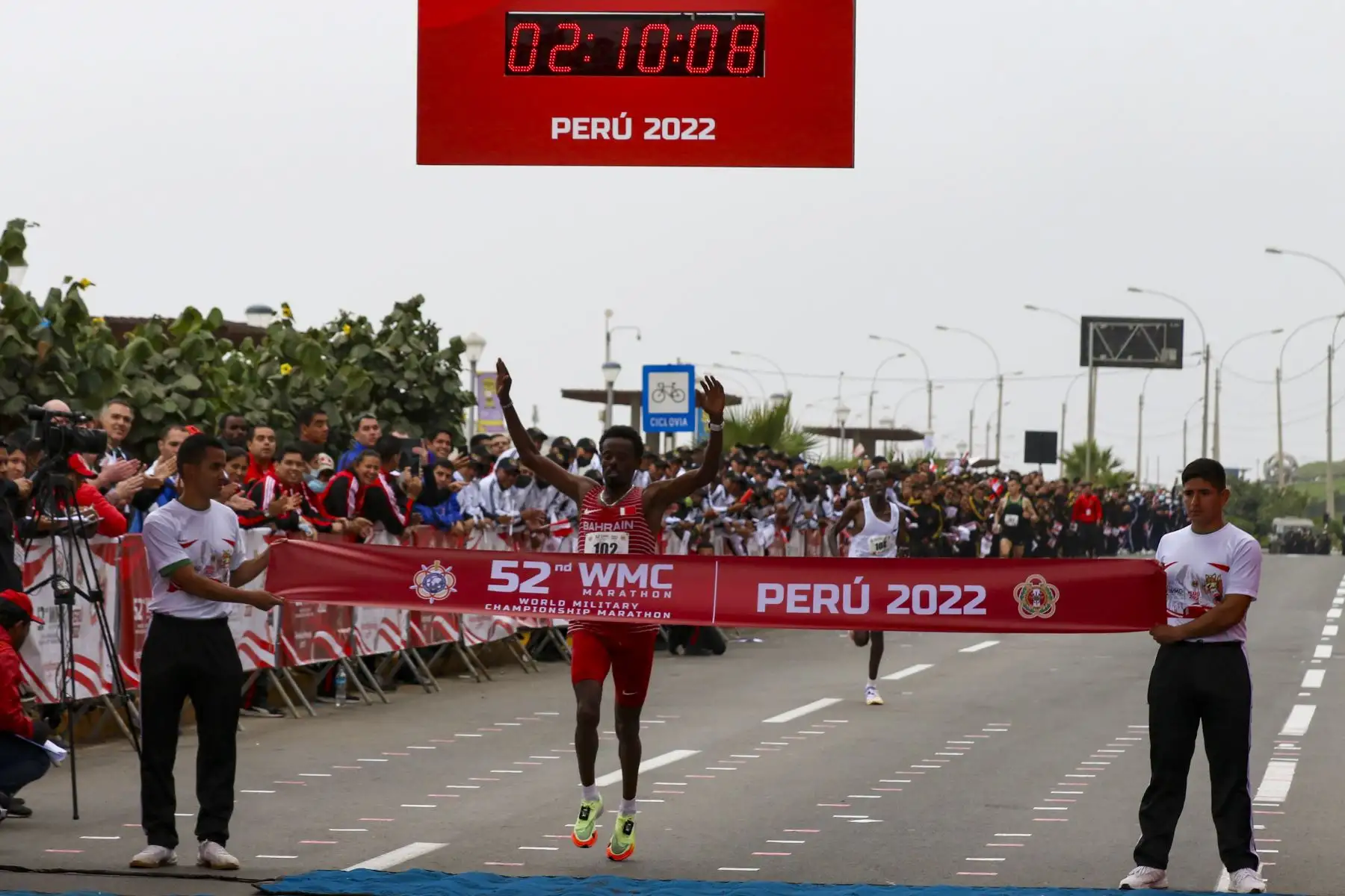 El Consejo Internacional del Deporte Militar y la Federación Deportiva Militar del Perú (Fedemilpe) con el apoyo de Mindef organizaron el campeonato Mundial Militar de Maratón que empezó hoy en el tramo Costa Verde que comprende los distritos de La Perla, San Miguel y Magdalena, con la participación de 144 atletas, provenientes de 18 países. Además de Perú participarán en la maratón Baréin, Bélgica, Colombia, Ecuador, Francia, Alemania, Guinea y Lituania. Foto: ANDINA/Eddy Ramos