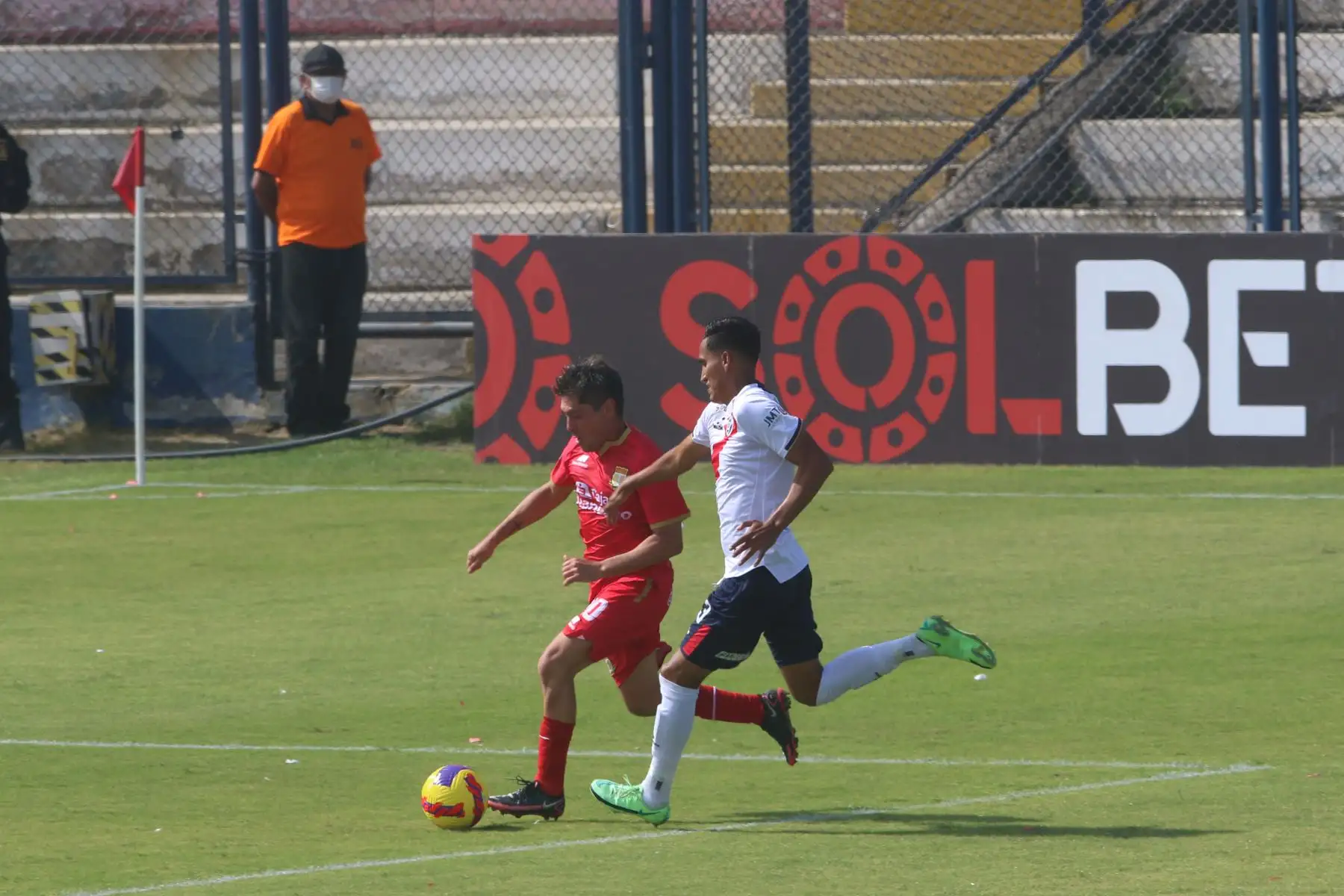 Deportivo Municipal  enfrenta a Sport Huancayo por la jornada 13 de la Liga 1, en el estadio Iván Elías Moreno. Foto: ANDINA/Eddy Ramos