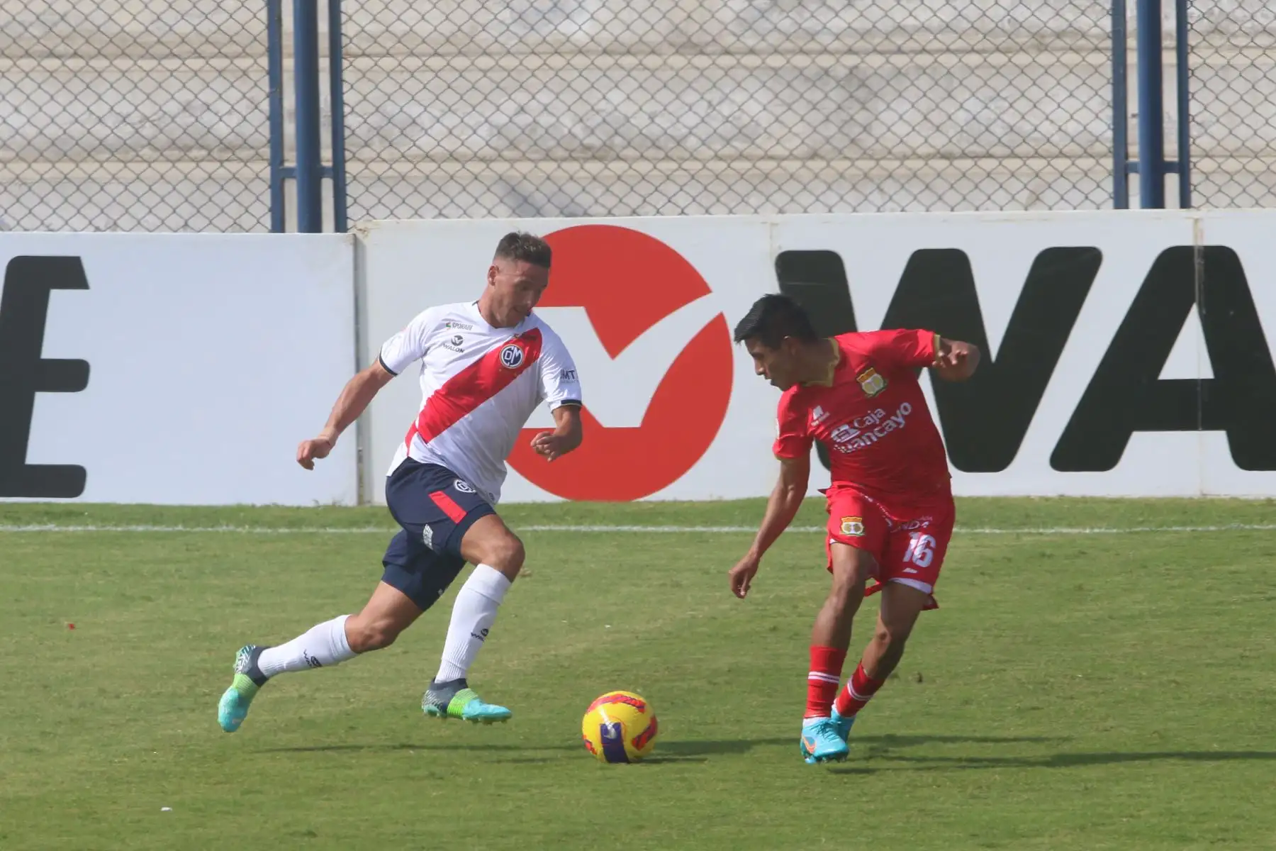 Deportivo Municipal  enfrenta a Sport Huancayo por la jornada 13 de la Liga 1, en el estadio Iván Elías Moreno. Foto: ANDINA/Eddy Ramos