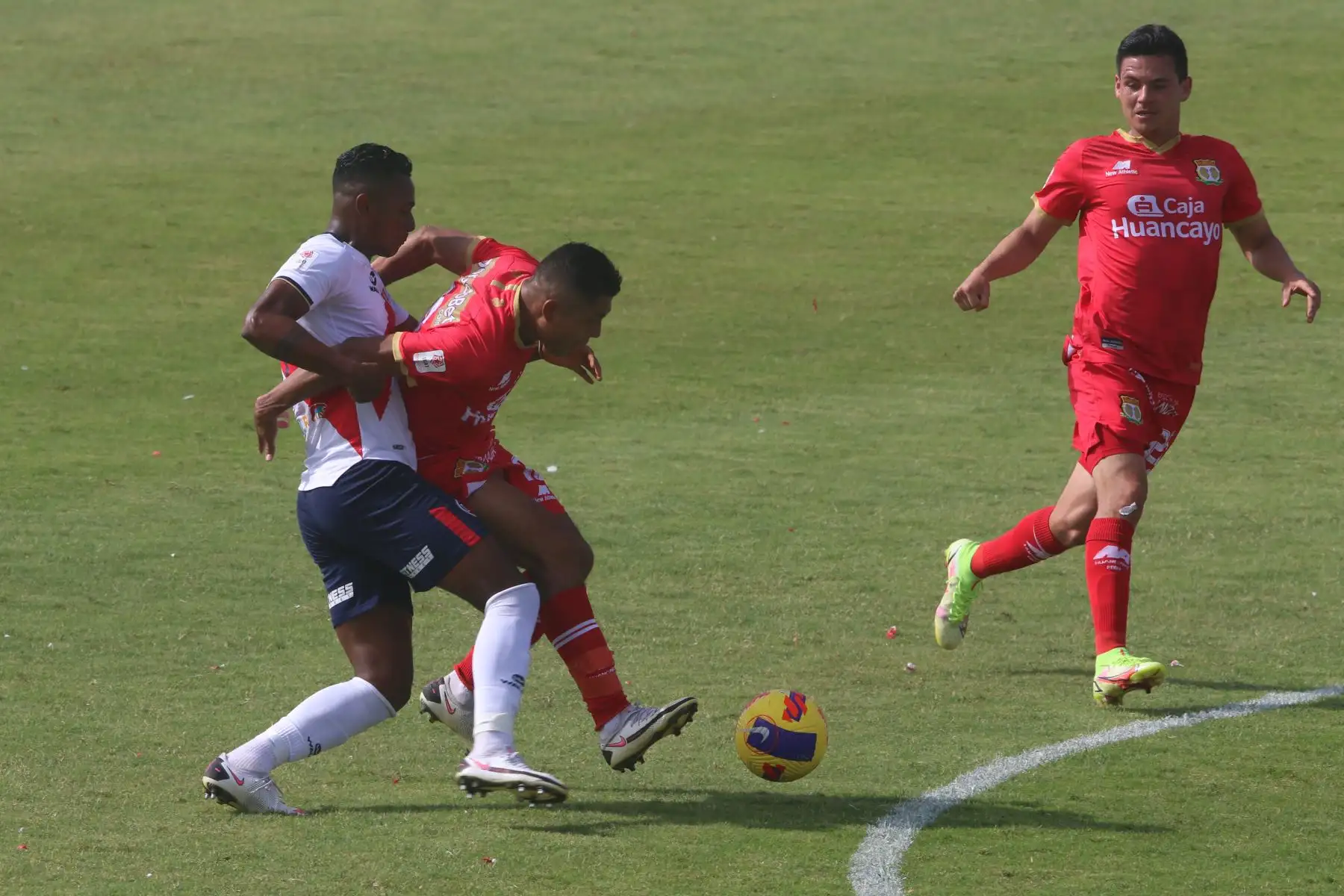 Deportivo Municipal  enfrenta a Sport Huancayo por la jornada 13 de la Liga 1, en el estadio Iván Elías Moreno. Foto: ANDINA/Eddy Ramos