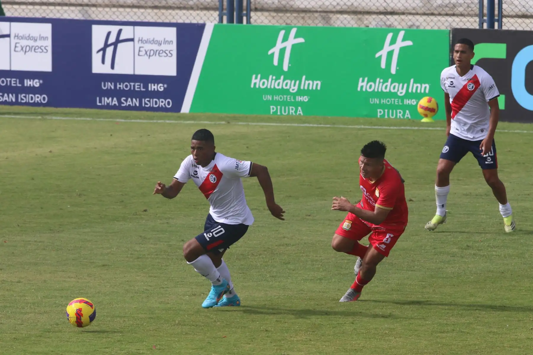 Deportivo Municipal  enfrenta a Sport Huancayo por la jornada 13 de la Liga 1, en el estadio Iván Elías Moreno. Foto: ANDINA/Eddy Ramos