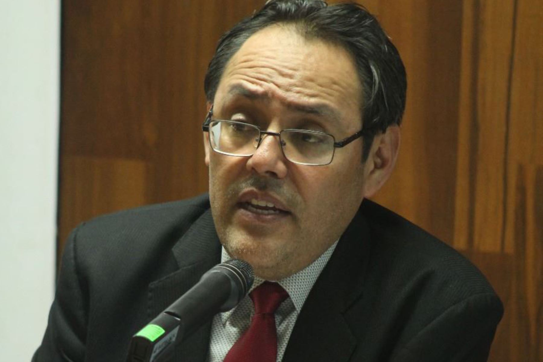 Congreso elige a Helder Domínguez como magistrado del TC