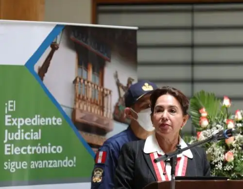 Poder Judicial dispone implementación de expediente judicial electrónico en Piura y Puno.