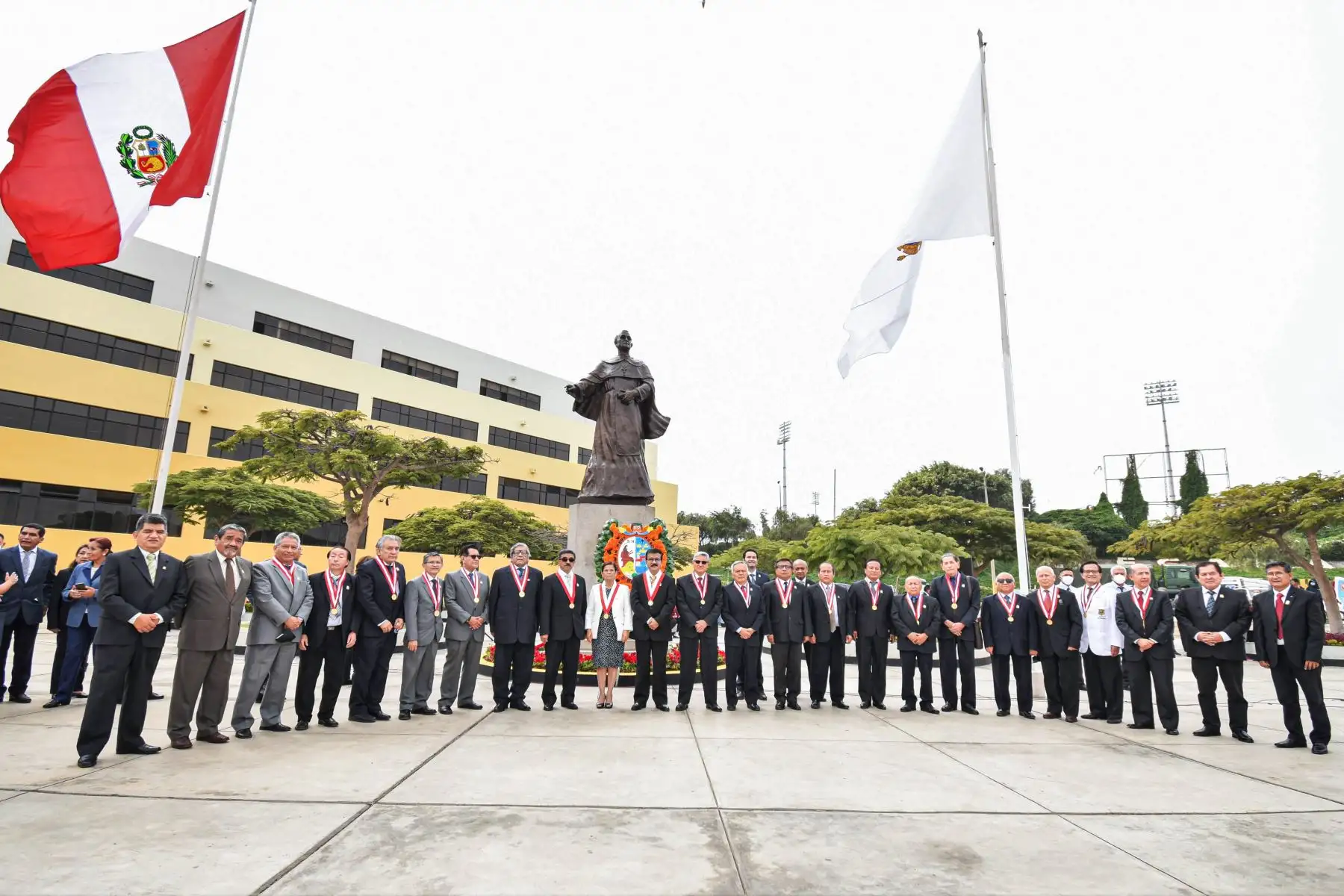 La Universidad Nacional Mayor de San Marcos (UNMSM) inauguró la semana de actividades por su 471 aniversario, con una ceremonia que se llevó a cabo en la plaza Fray Tomás de San Martín de la ciudad universitaria y fue presidida por la rectora Jeri Ramón Ruffner. Foto: ANDINA/UNMSM