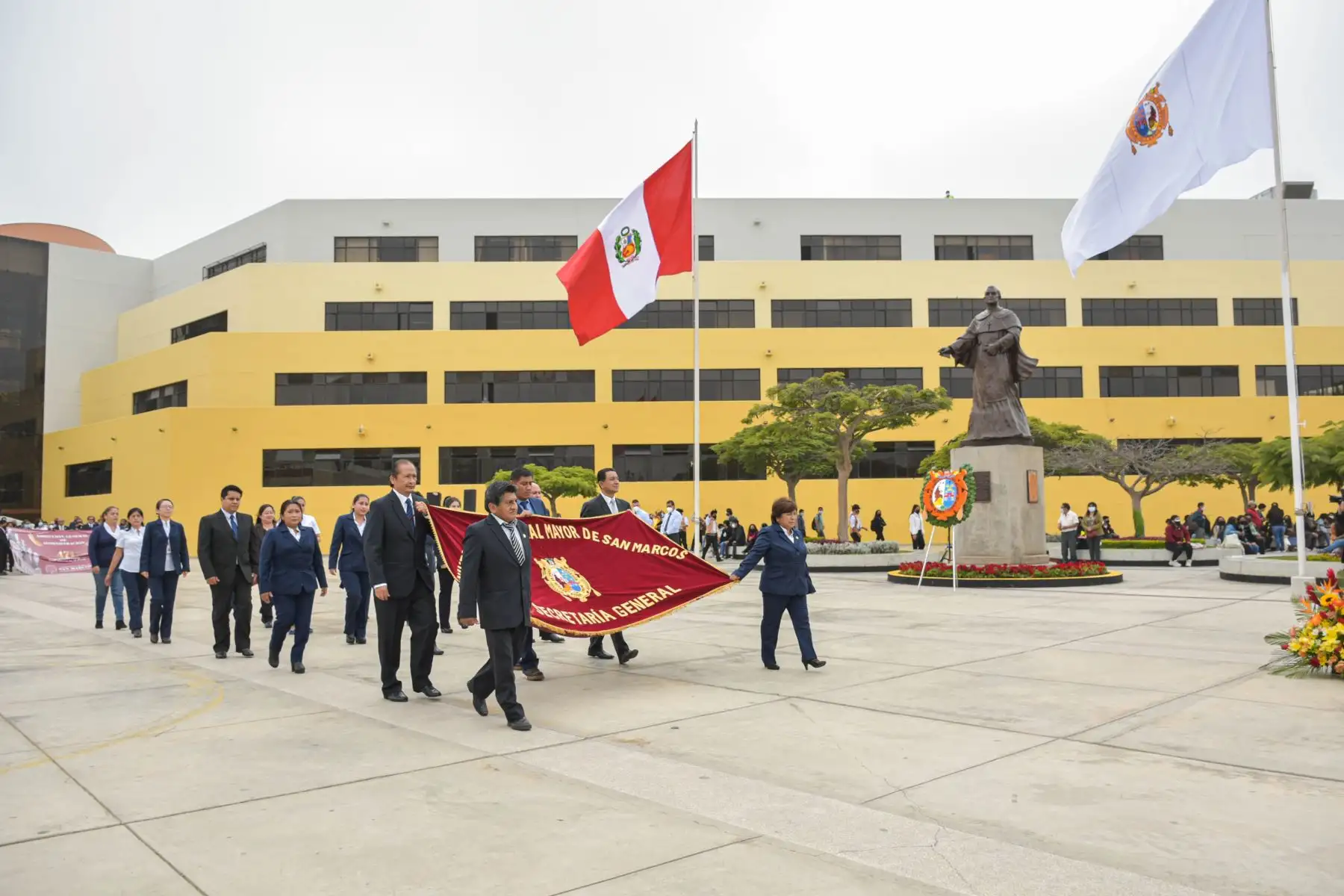 La Universidad Nacional Mayor de San Marcos (UNMSM) inauguró la semana de actividades por su 471 aniversario, con una ceremonia que se llevó a cabo en la plaza Fray Tomás de San Martín de la ciudad universitaria y fue presidida por la rectora Jeri Ramón Ruffner. Foto: ANDINA/UNMSM
