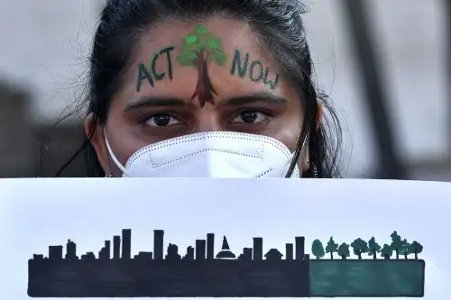 La situación es peor en el Ártico, donde se estima que la anomalía de temperatura sea más del triple que en el resto de la Tierra. Foto: AFP