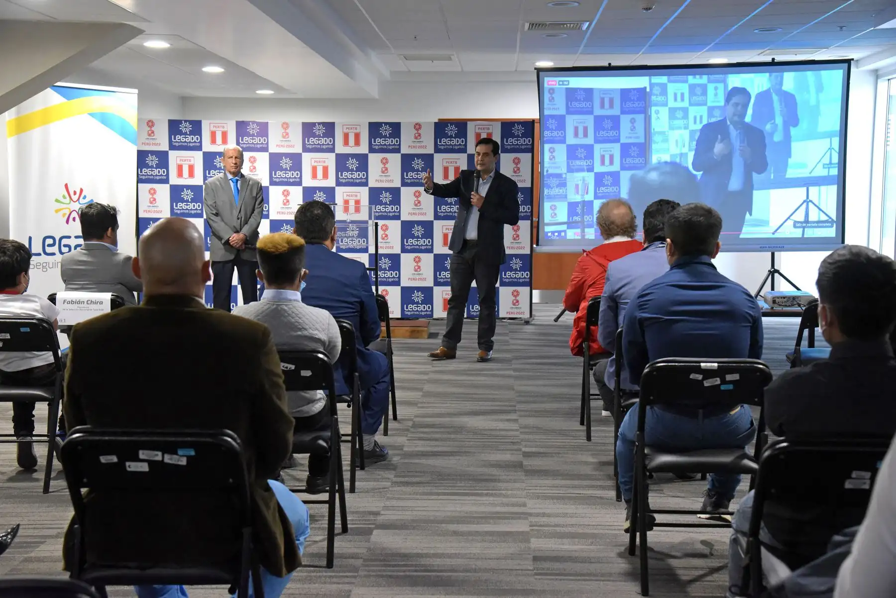 En la sala del Centro Acuático de Legado se celebró el sorteo de esta importante competencia, donde las once selecciones participantes conocieron el camino que seguirán en el certamen internacional que se desarrollará del 20 al 24 de mayo.
Foto: ANDINA/Legado