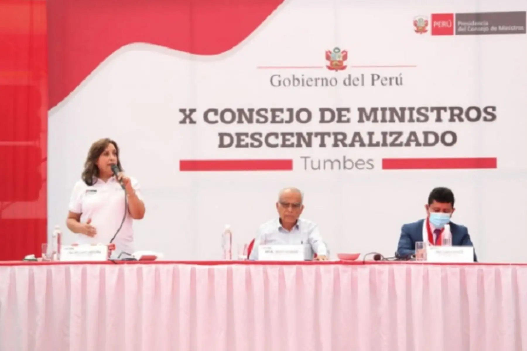 La ministra de Desarrollo e Inclusión Social, Dina Boluarte Zegarra, participó en el  X Consejo de Ministros Descentralizado desarrollado en Tumbes.