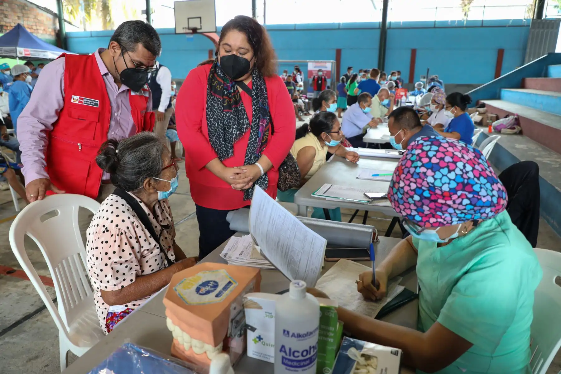La campaña integral de salud se desarrolló gracias a la articulación entre el Midis, a través de Pensión 65, el Ministerio de Salud (Minsa) y la Dirección Regional de Salud (Diresa) de Loreto. La actividad fue supervisada por el viceministro de Prestaciones Sociales del Midis, William Contreras; el viceministro de Prestaciones y Aseguramiento en Salud del Minsa, Augusto Tarazona; y la directora ejecutiva de Pensión 65, Mabel Gálvez.
Foto: ANDINA/ Pensión 65