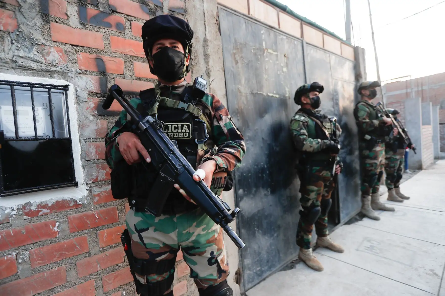 Policía Nacional decomisa cerca de 300 paquetes de droga en Lima y el Callao. El ministro Alfonso Chávarry y el comandante general de la PNP, Vicente Tiburcio, presentaron los resultados de dos intervenciones en los distritos de Carabayllo y Ventanilla. Foto: ANDINA/Renato Pajuelo