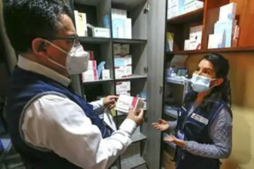 El viceministro de Salud Pública del Ministerio de Salud (Minsa), Joel Candia, realizó una visita inopinada al Centro de Salud Mental Comunitario Nancy Reyes.ANDINA/ Minsa