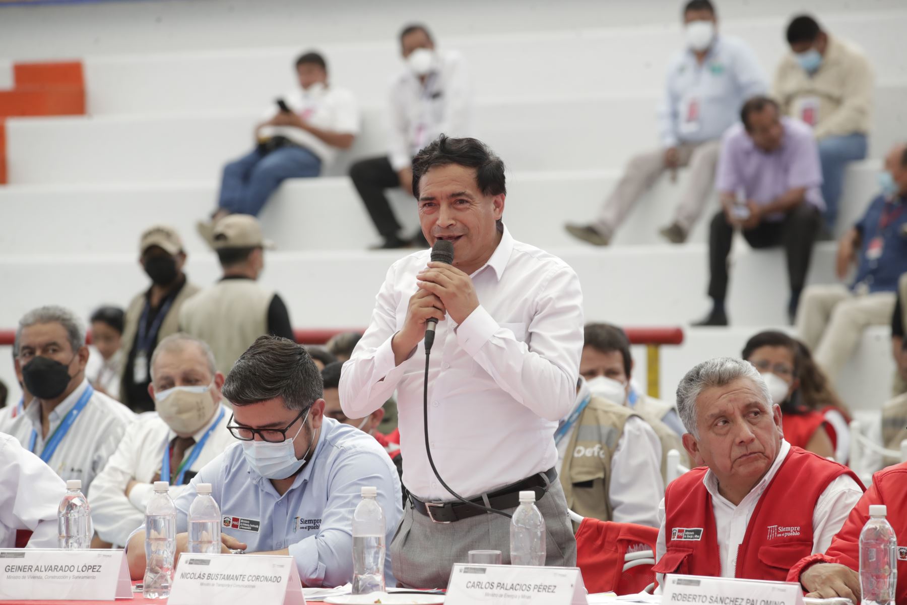 Ministro de Transportes y Comunicaciones, Nicolás Bustamante, participó del X Consejo de Ministros Descentralizado en Tumbes, región del norte del país.
Foto: ANDINA/ Presidencia Perú