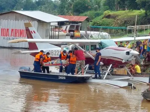 PIAS trasladó de emergencia en una ambulancia aérea a Iquitos a ua joven kichwa afectada por grave neumonía. Foto: ANDINA/difusión.