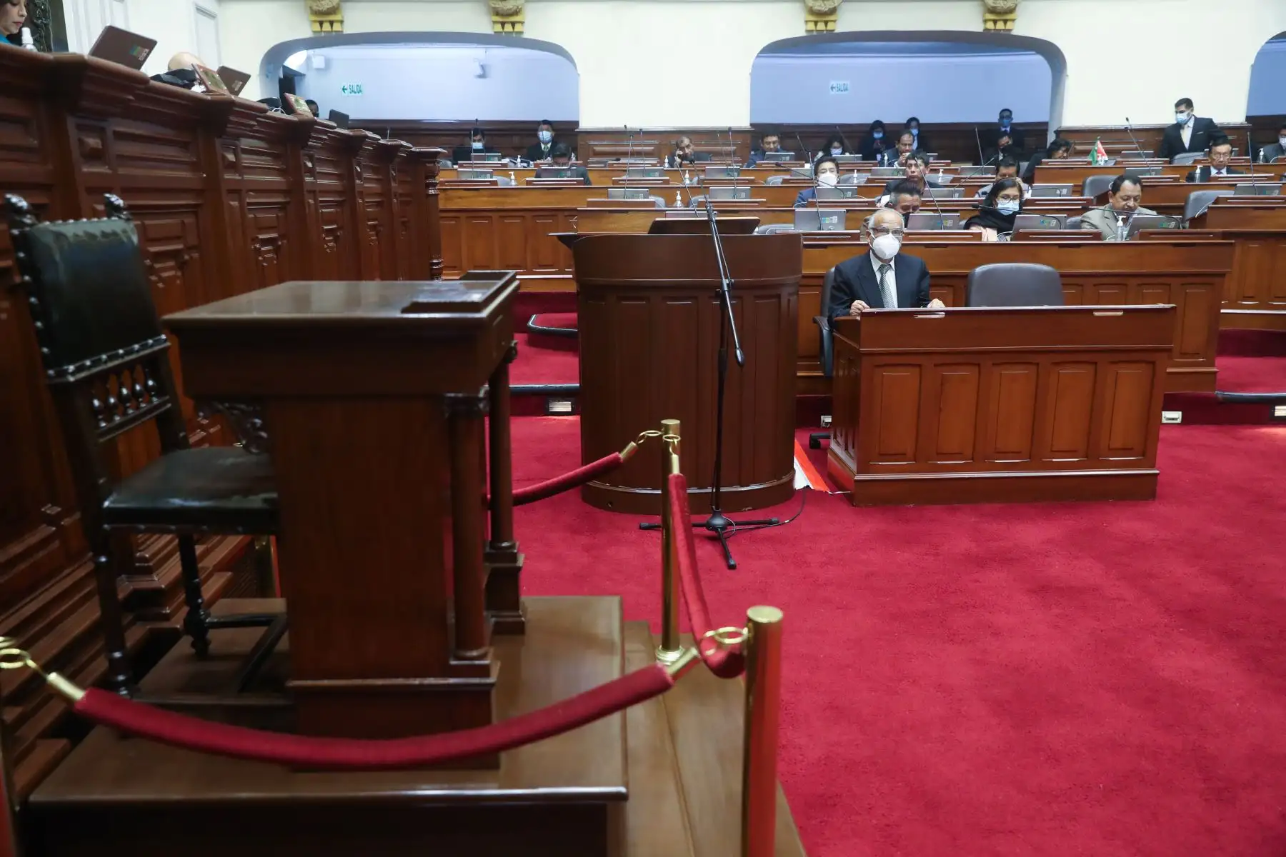 El presidente del Consejo de Ministros, Aníbal Torres, responde esta mañana las preguntas del pliego interpelatorio ante el pleno del Congreso. Foto: Congreso