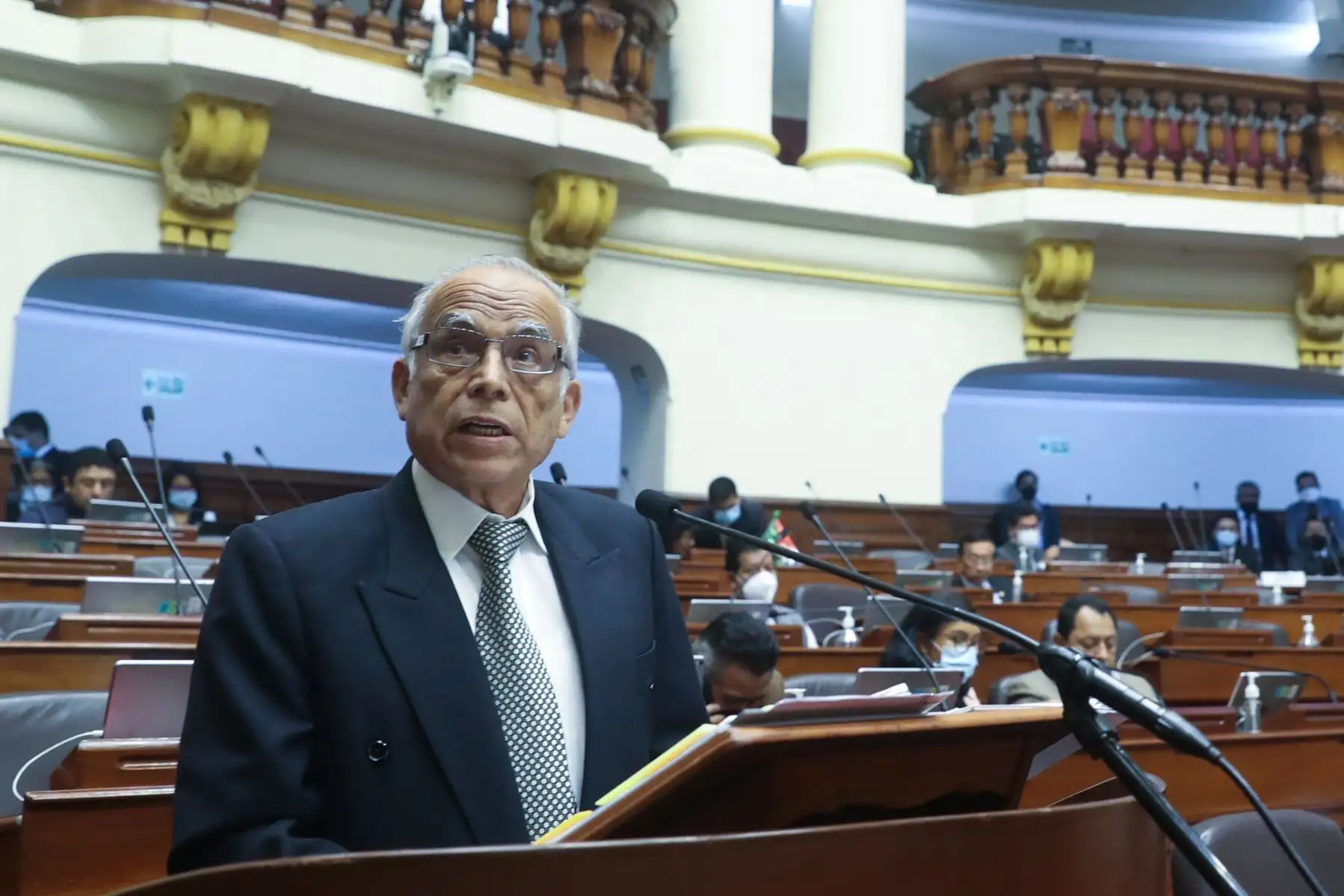 El presidente del Consejo de Ministros, Aníbal Torres, responde esta mañana las preguntas del pliego interpelatorio ante el pleno del Congreso. Foto: Congreso