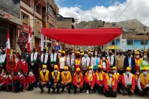 En el evento de inauguración, el comisario de Huancavelica, comandante PNP Wilber Portella, tomó juramento a 5 nuevas juntas vecinales, que se sumaron a las 35 juntas vecinales activas que existen en la zona y a las 82 redes de cooperantes.