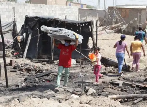 El COER Lambayeque brindó ayuda humanitaria a las familias damnificadas por incendio que afectó al caserío Mocce Antiguo.