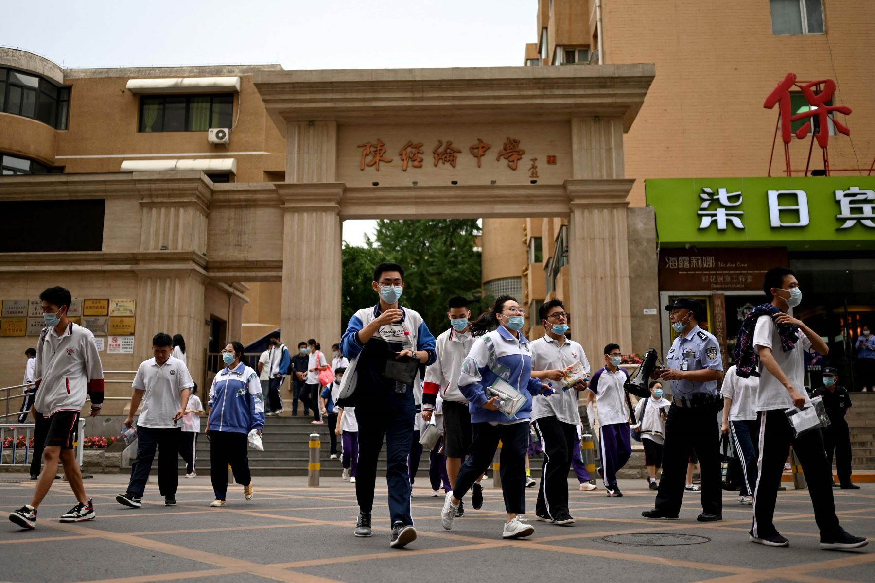 Hombre concurre 26 veces a examen chino para estudiar en universidad soñada