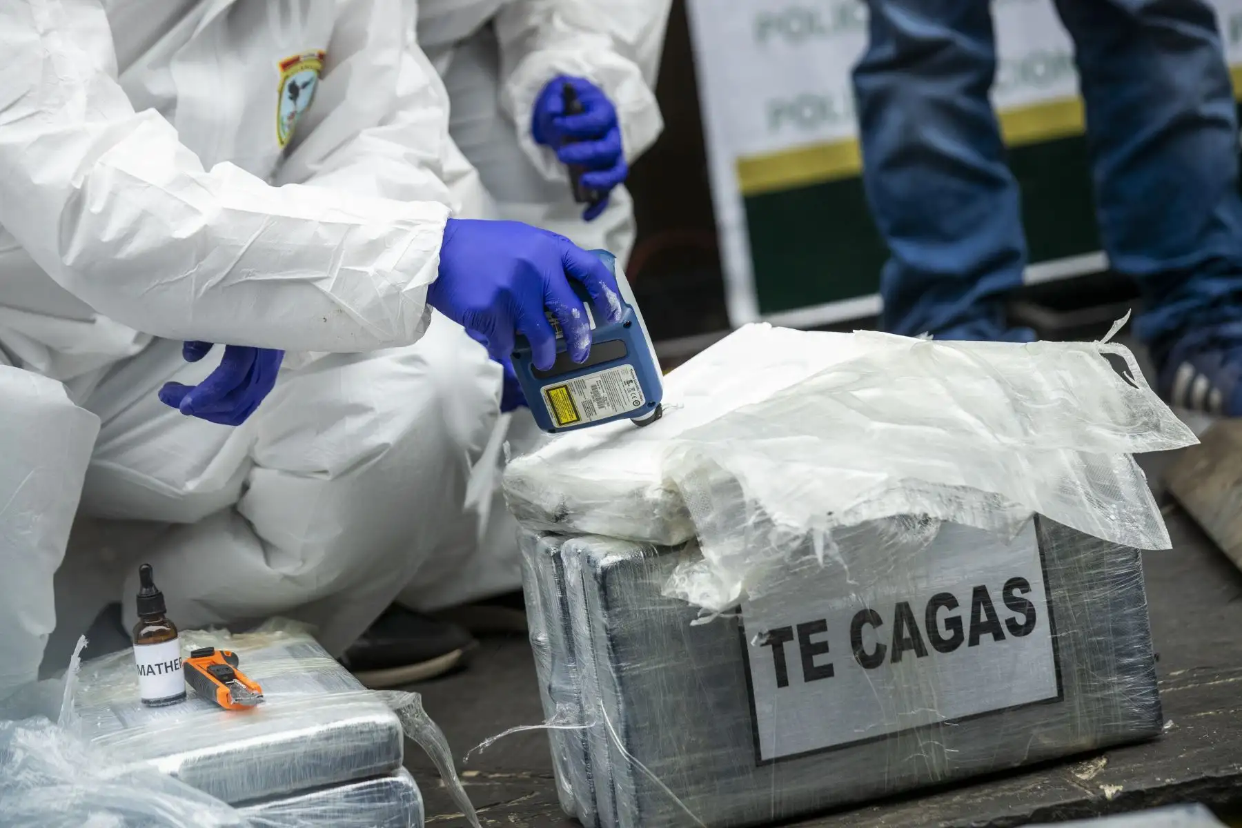 La PNP decomisó gran cantidad de droga que era transportada en un camión desde el VRAEM. La unidad fue intervenida por agentes de la DIRANDRO en el KM139 de la Panamericana Norte en Huacho. Foto: ANDINA/Carla Patiño
