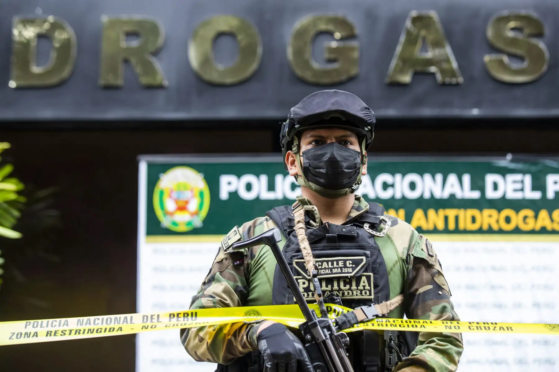 La PNP decomisó gran cantidad de droga que era transportada en un camión desde el VRAEM. La unidad fue intervenida por agentes de la DIRANDRO en el KM139 de la Panamericana Norte en Huacho. Foto: ANDINA/Carla Patiño