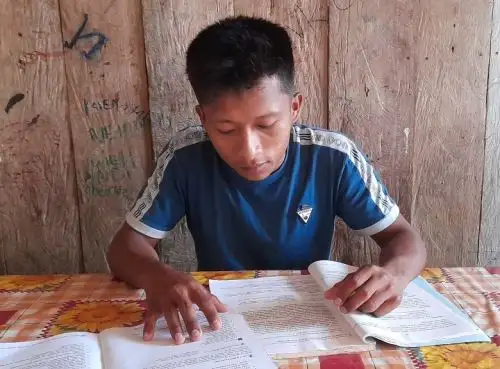 Un total de 18 jóvenes indígenas de Amazonas, usuario del programa Juntos, lograron ganar el concurso Beca 18. ANDINA/Difusión