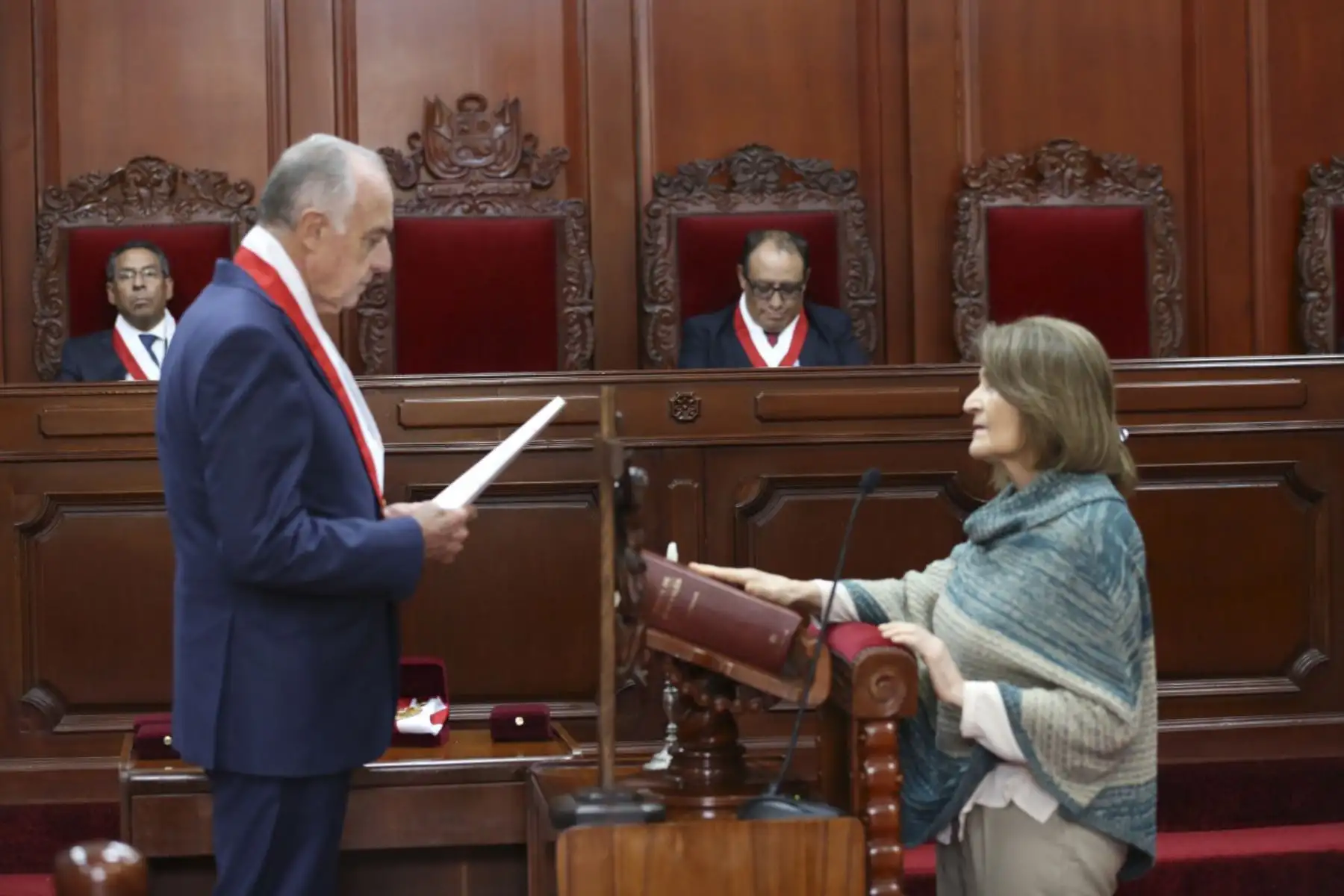 Juramentación del magistrado Luz Imelda Pacheco Zerga, se llevó a cabo en la sala de audiencias del Tribunal Constitucional de la sede deLima y fue presidida por el magistrado Augusto Ferrero Costa.
Foto: ANDINA/TC