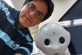 Dante Arroyo se graduó de la PUCP y postuló a una beca en la Universidad de Tsukuba, Japón, en donde trabajó en proyectos de robótica social y educativa. Foto: ANDINA