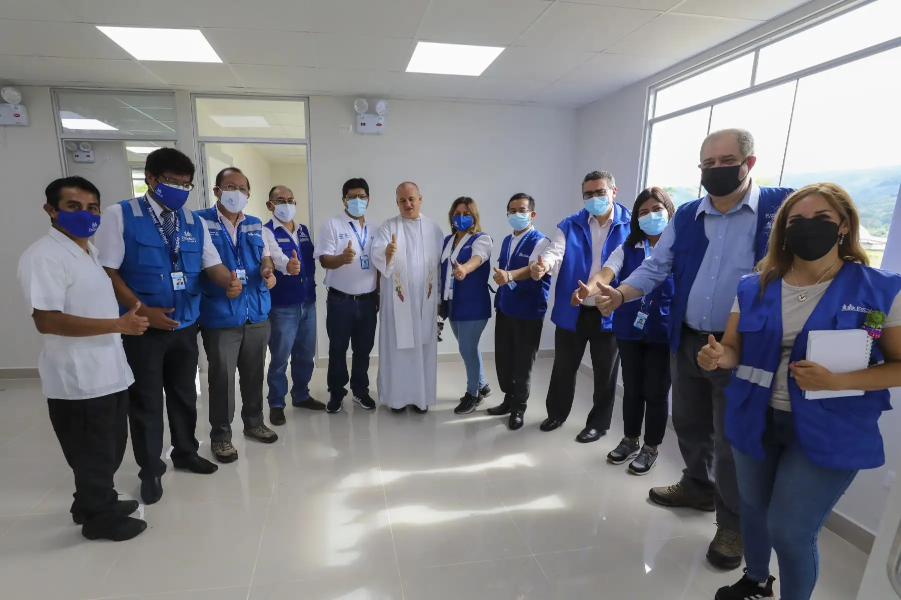 El presidente ejecutivo de EsSalud, Dr. Alegre Raúl Fonseca, inauguró los nuevos consultorios externos del Hospital I Río Negro y luego se trasladó a la provincia de Chanchamayo donde inspeccionó los servicios de salud del Hospital Selva Central y Enfermedades Tropicales “Hugo Pesce Pescetto”. Foto: Essalud
