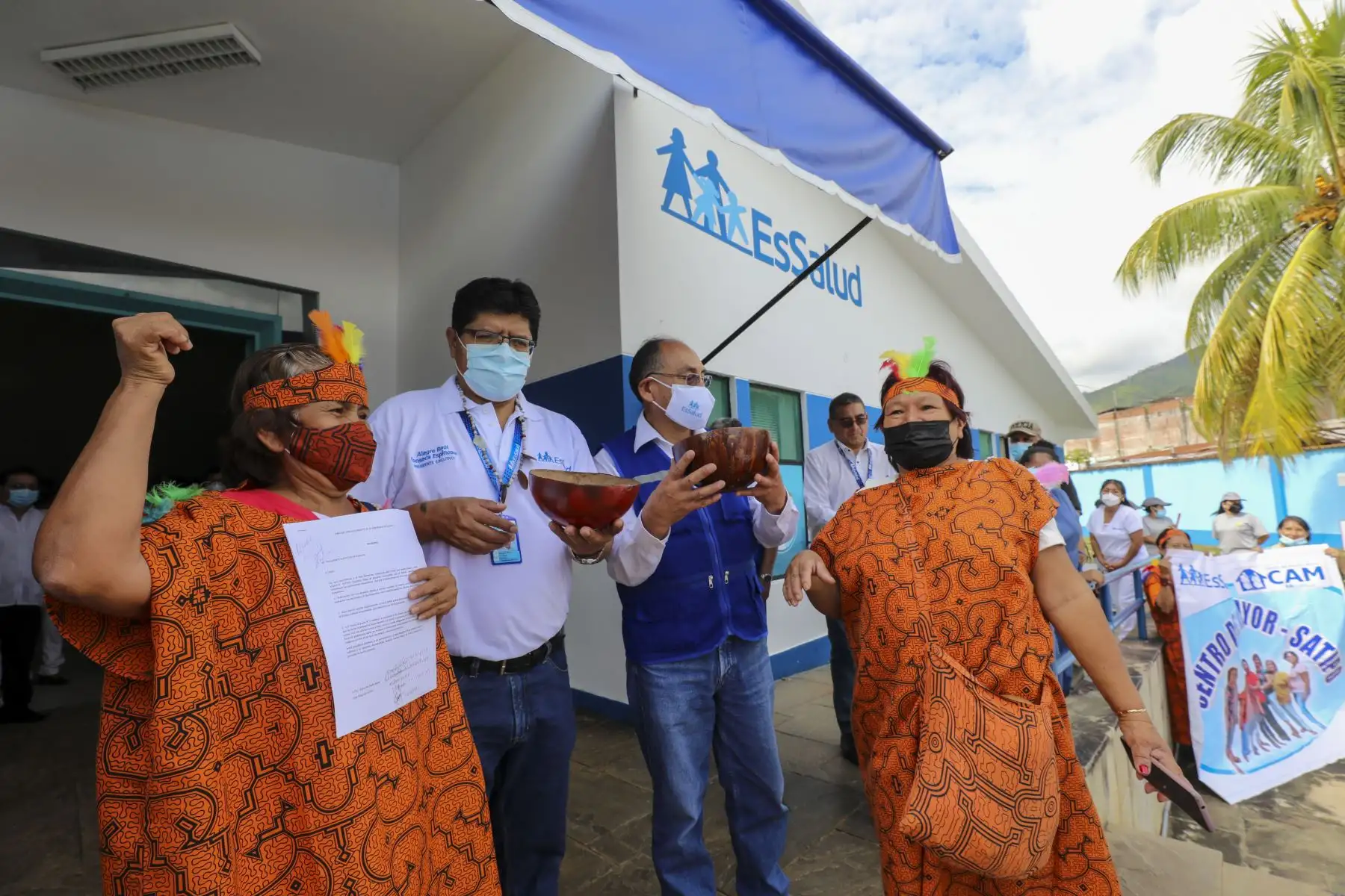 El presidente ejecutivo de EsSalud, Dr. Alegre Raúl Fonseca, inauguró los nuevos consultorios externos del Hospital I Río Negro y luego se trasladó a la provincia de Chanchamayo donde inspeccionó los servicios de salud del Hospital Selva Central y Enfermedades Tropicales “Hugo Pesce Pescetto”. Foto: Essalud