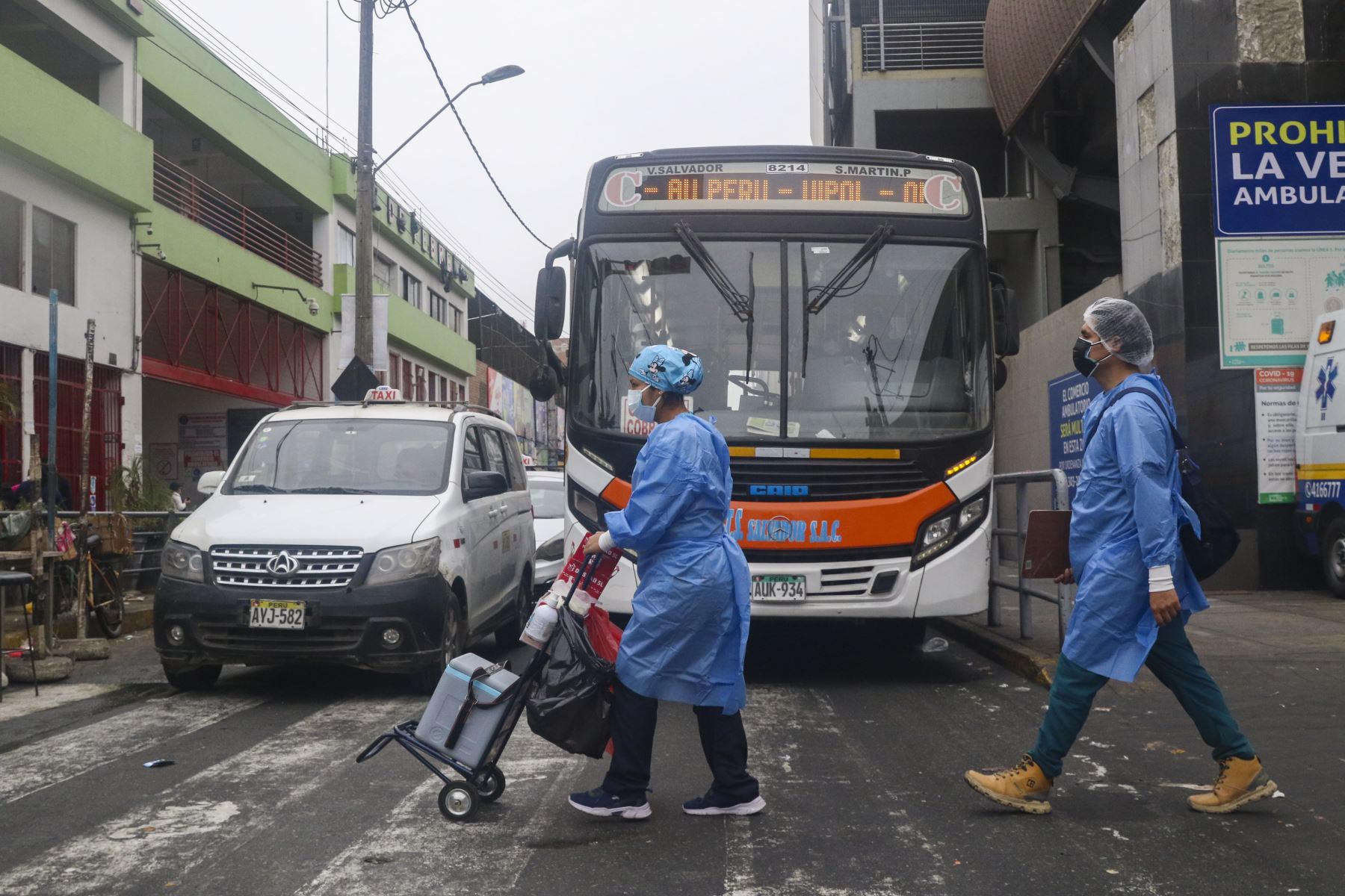 Ministerio de Salud realizó campaña de vacunación contra la Covid 19 y otras enfermedades a los usuarios de la Estación Gamarra de la Línea 1 del Metro de Lima. Foto: ANDINA/Eddy Ramos