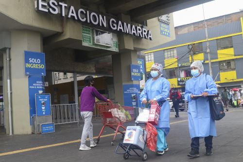 Brigadas de Salud realizan campaña de vacunación en la Estación Gamarra