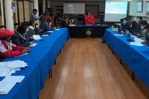 La reunión, efectuada en la sede de la comuna provincial, fue presidida por la viceministra de Gestión Ambiental del Minam, Elizabeth Silvestre, quien estuvo acompañada por representantes de los ministerios de Salud, de Vivienda, Construcción y Saneamiento; así como del OEFA y de la Autoridad Nacional del Agua.