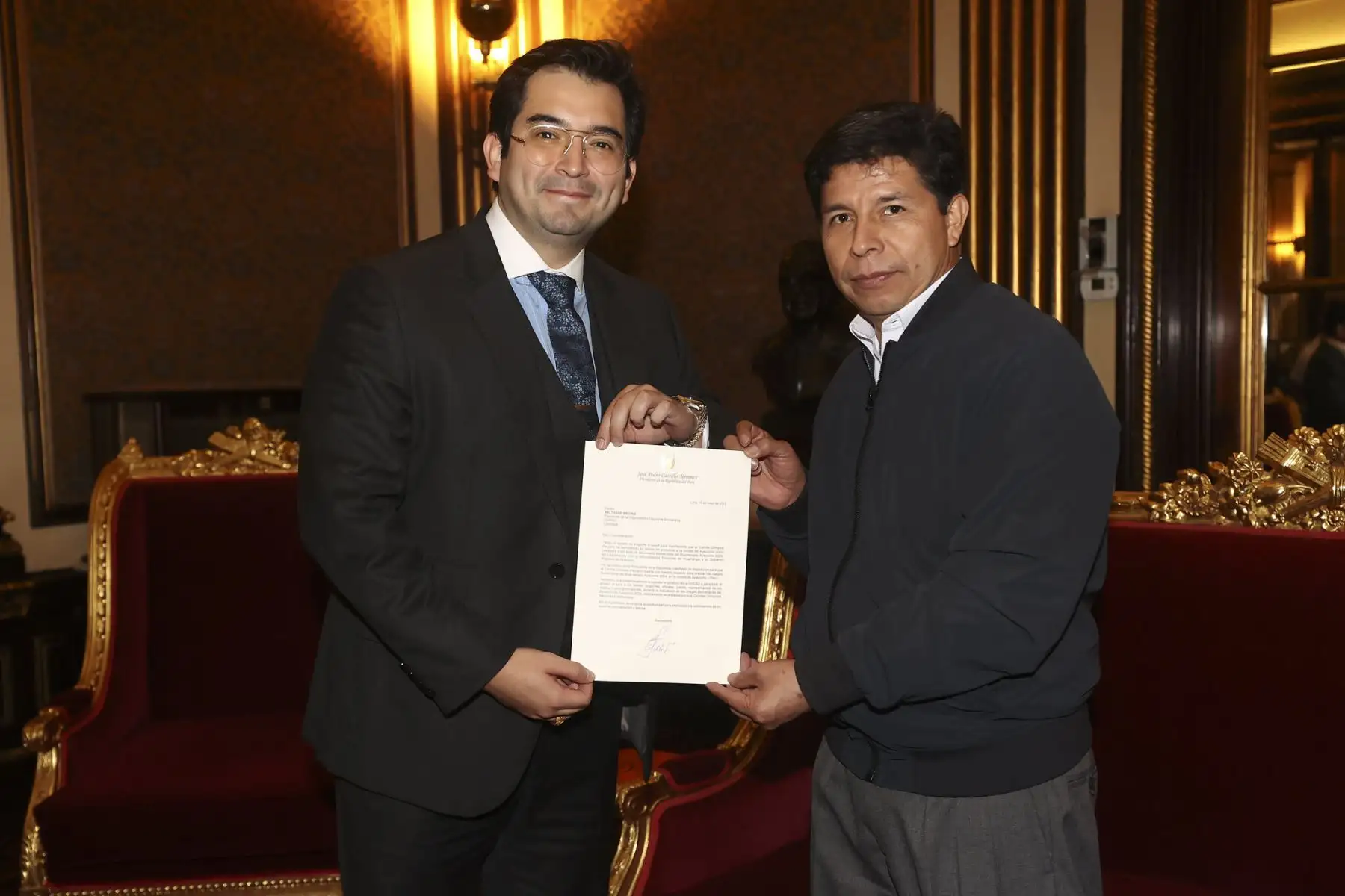 Presidente Castillo y jefe del Comité Olímpico Peruano, Renzo Manyari. ANDINA/Prensa Presidencia