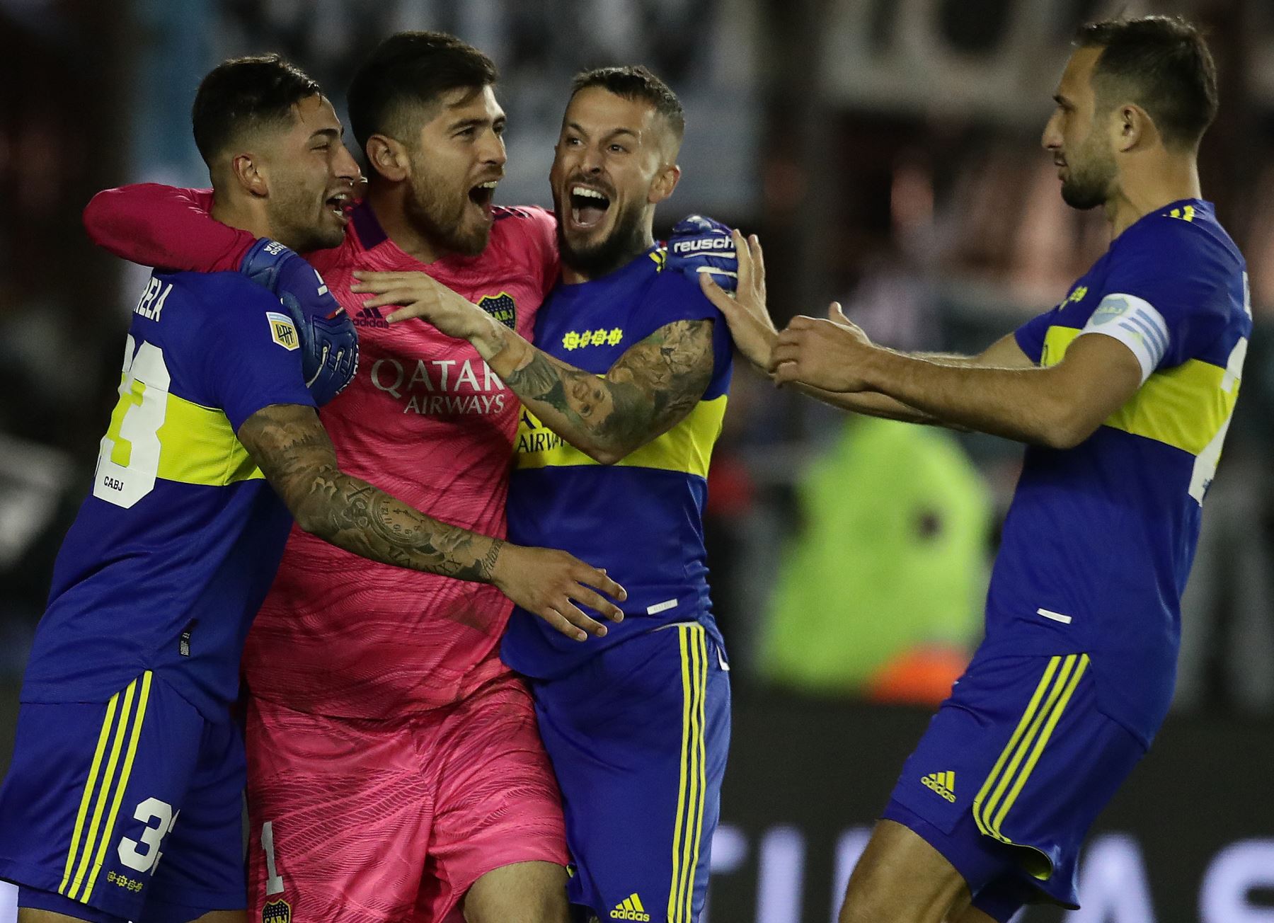 Fútbol argentino: Boca Juniors gana a Racing y pasa a la final