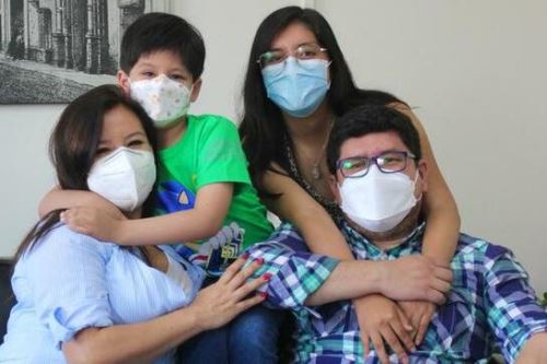 Día de la Familia: padres deben garantizar vacunación contra el covid-19 para sus hijos. Foto: ANDINA/Difusión.