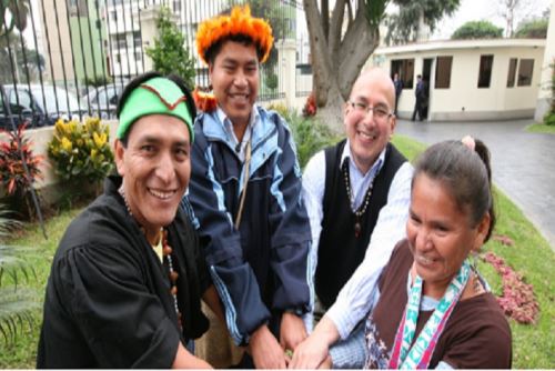 El JNE conformó el  Grupo de Trabajo para el Fortalecimiento de la Participación Política Indígena (GTPPI) en el 2016.