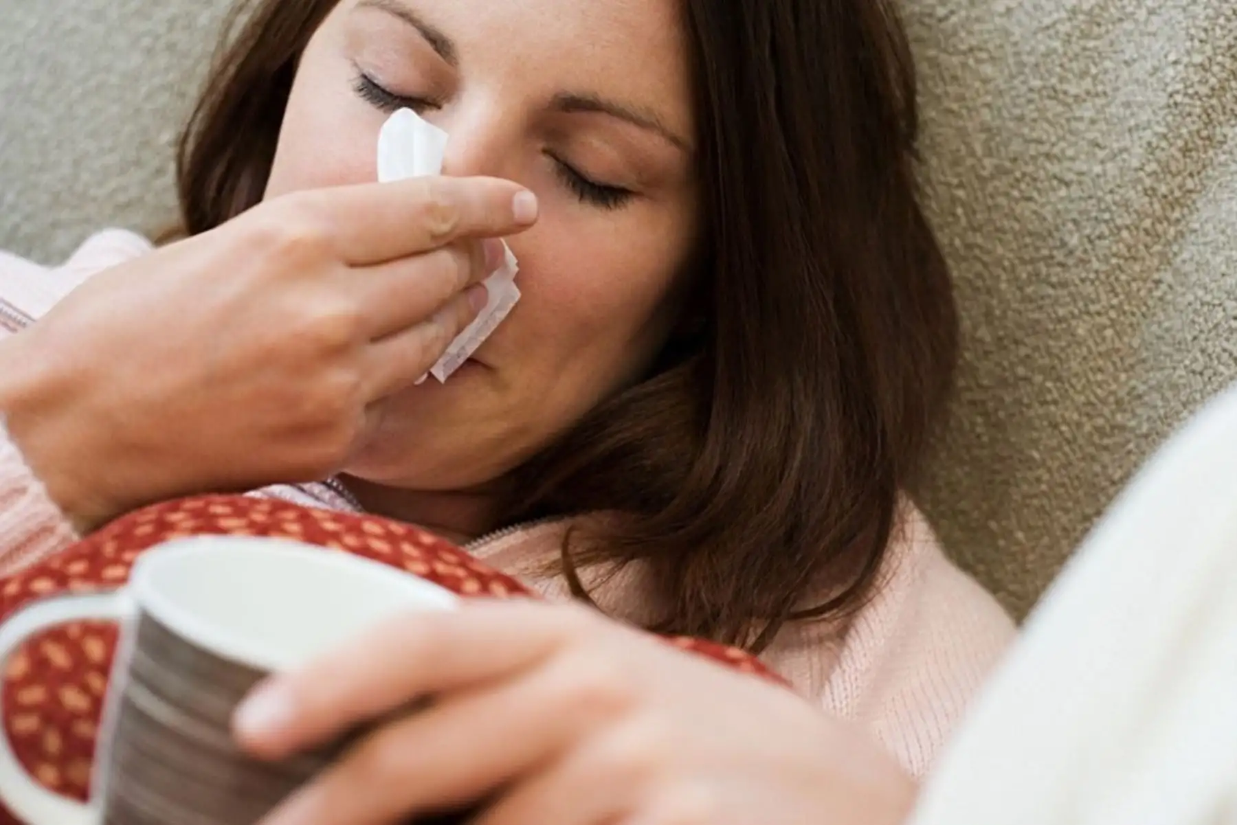 Pobladores afectados por infecciones respiratorias agudas son atendidos en centros de salud locales.ANDINA/Difusión