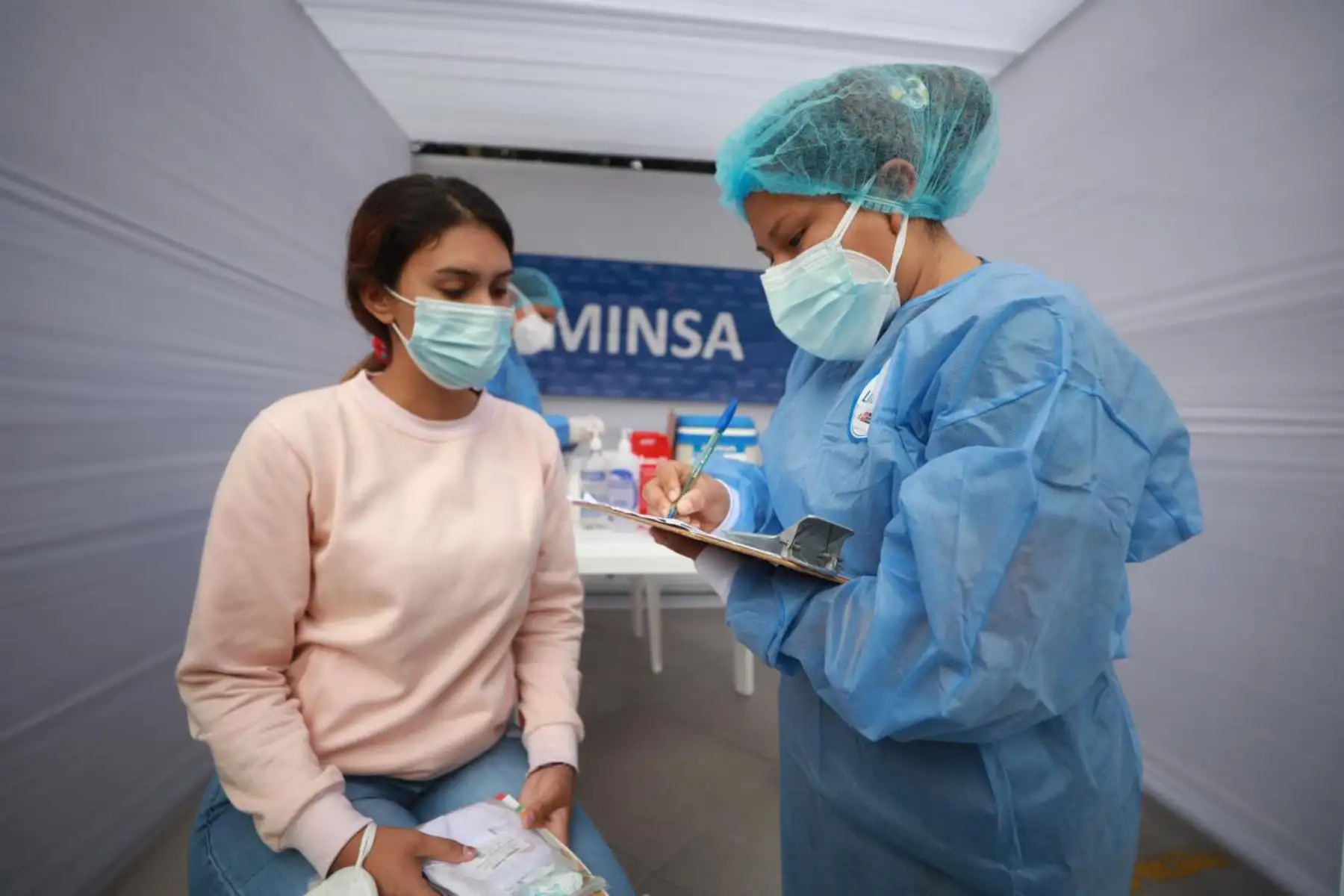 Jornada médico jurídica en el E.P. Mujeres Chorrillos, que busca prevenir y detectar a tiempo anomalías que pudieran afectar a las internas y a sus hijos. Foto: ANDINA/ Minjus