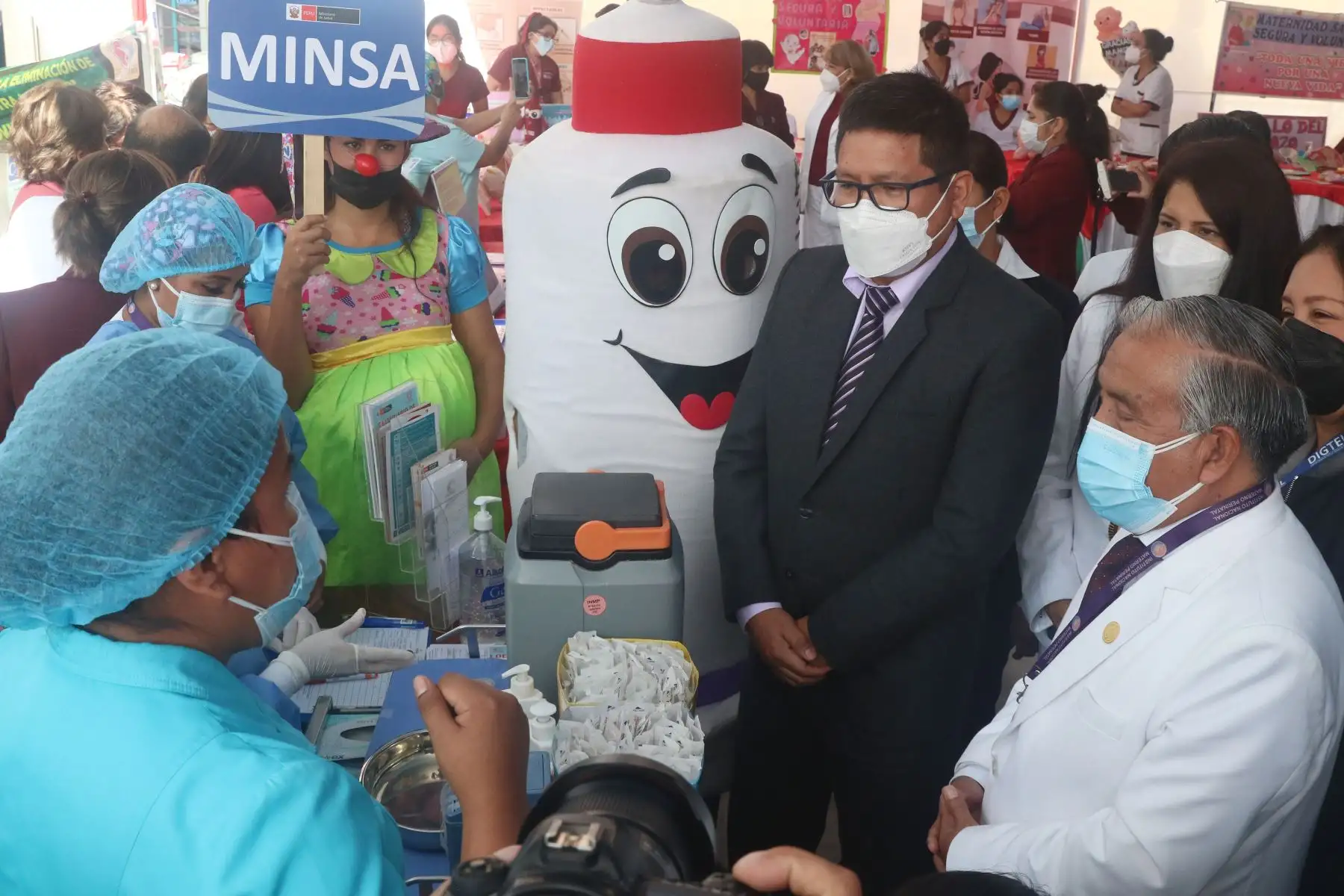 Ministro de Salud, Jorge López participa en el  lanzamiento de  la campaña “Maternidad saludable, segura y voluntaria” que tiene como objetivo  prevenir los factores de riesgo para una maternidad saludable, a través de una atención prenatal reenfocada temprana.
Foto: ANDINA/Eddy Ramos