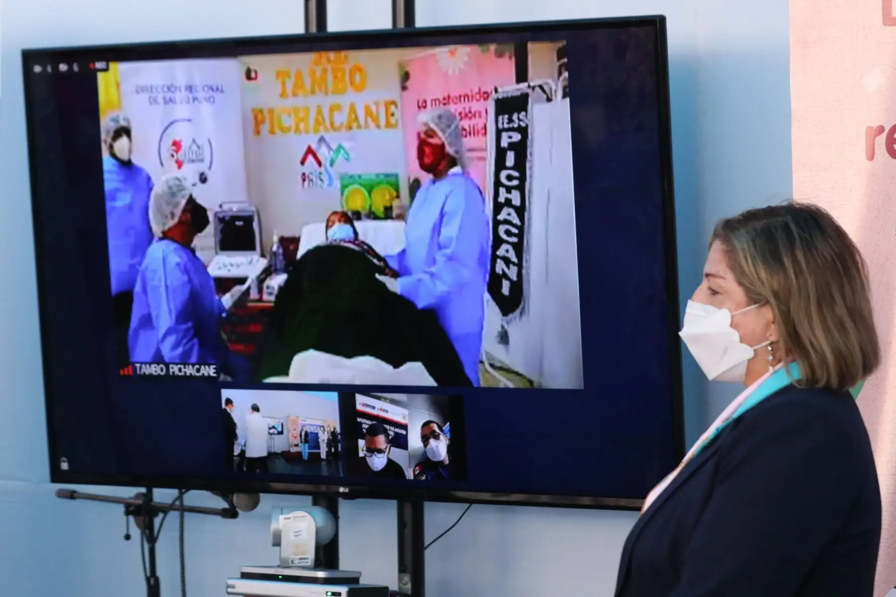 Durante el evento de lanzamiento, se realizó una conexión a través de telemedicina con el personal de salud y pacientes gestantes de la red de salud Laraqueri, puesto de salud Pichacani en Puno, a fin de mostrar la articulación entre los sectores salud y desarrollo social e inclusión.Foto: ANDINA/Eddy Ramos