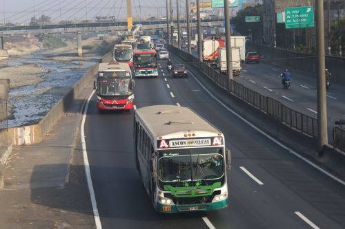 Transporte de pasajeros urbano. ANDINA/Eddy Ramos