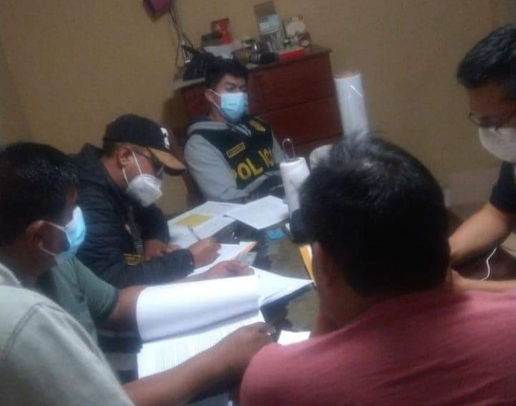La Fiscalía de Lambayeque detuvo a cuatro exfuncionarios y a un proveedor del municipio de Pítipo, ubicado en la provincia de Ferreñafe, acusados por el delito de peculado doloso por apropiarse de dinero del Estado. ANDINA/Difusión