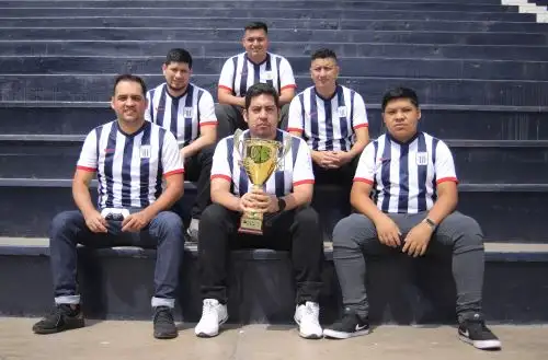 Alianza Lima alzó la copa en el torneo Juega PES XII en la modalidad 5 vs. 5