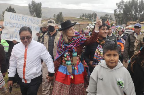 Presidenta del Congreso, Maricarmen Alva, visitó diferentes localidades en la región Huancavelica.