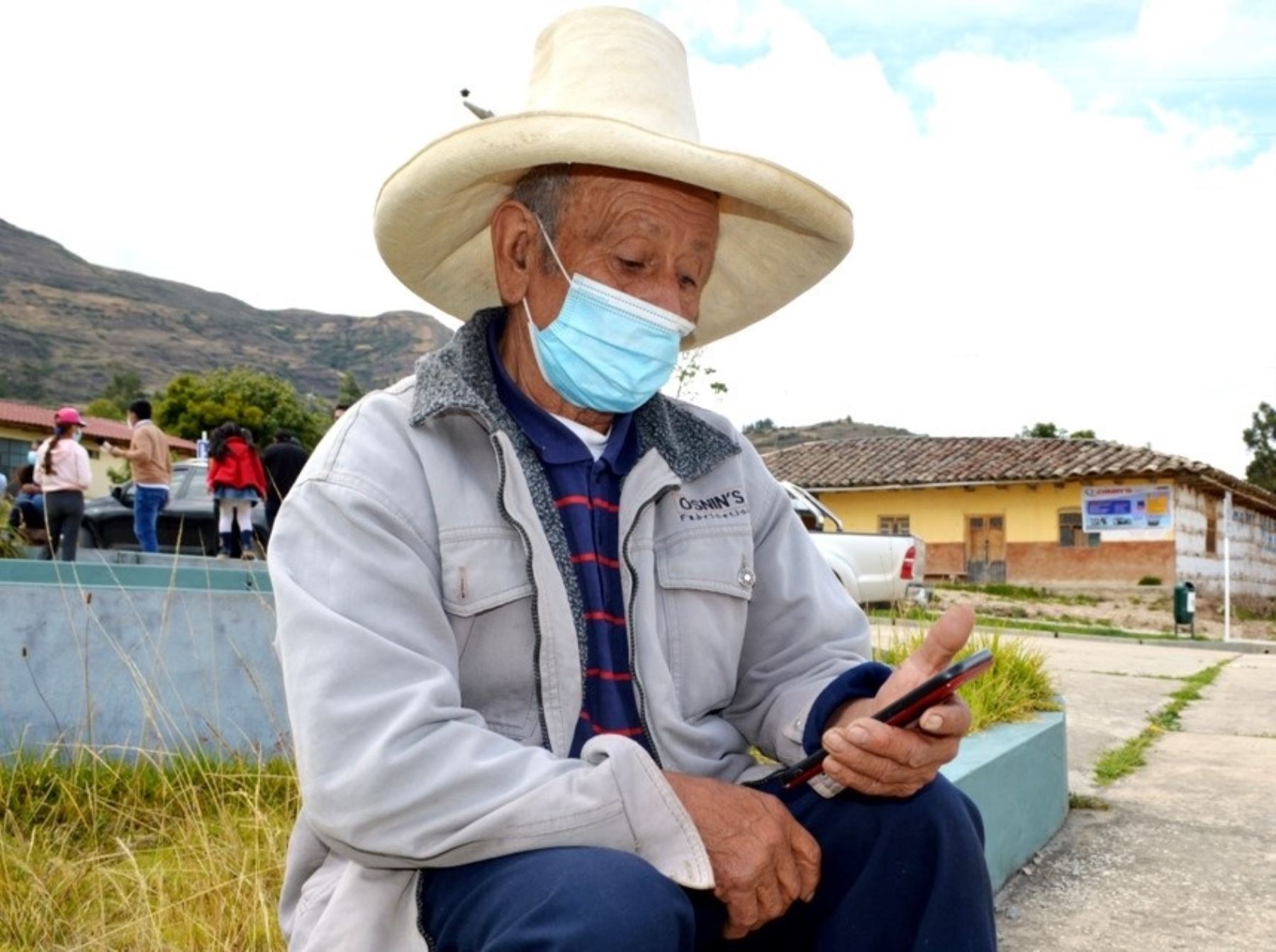 Cajamarca anuncia que a partir de junio instalarán internet gratuito en 90 localidades rurales y nativas, gracias a un convenio suscrito con el MTC y una operadora privada. Foto:  ANDINA/difusión.