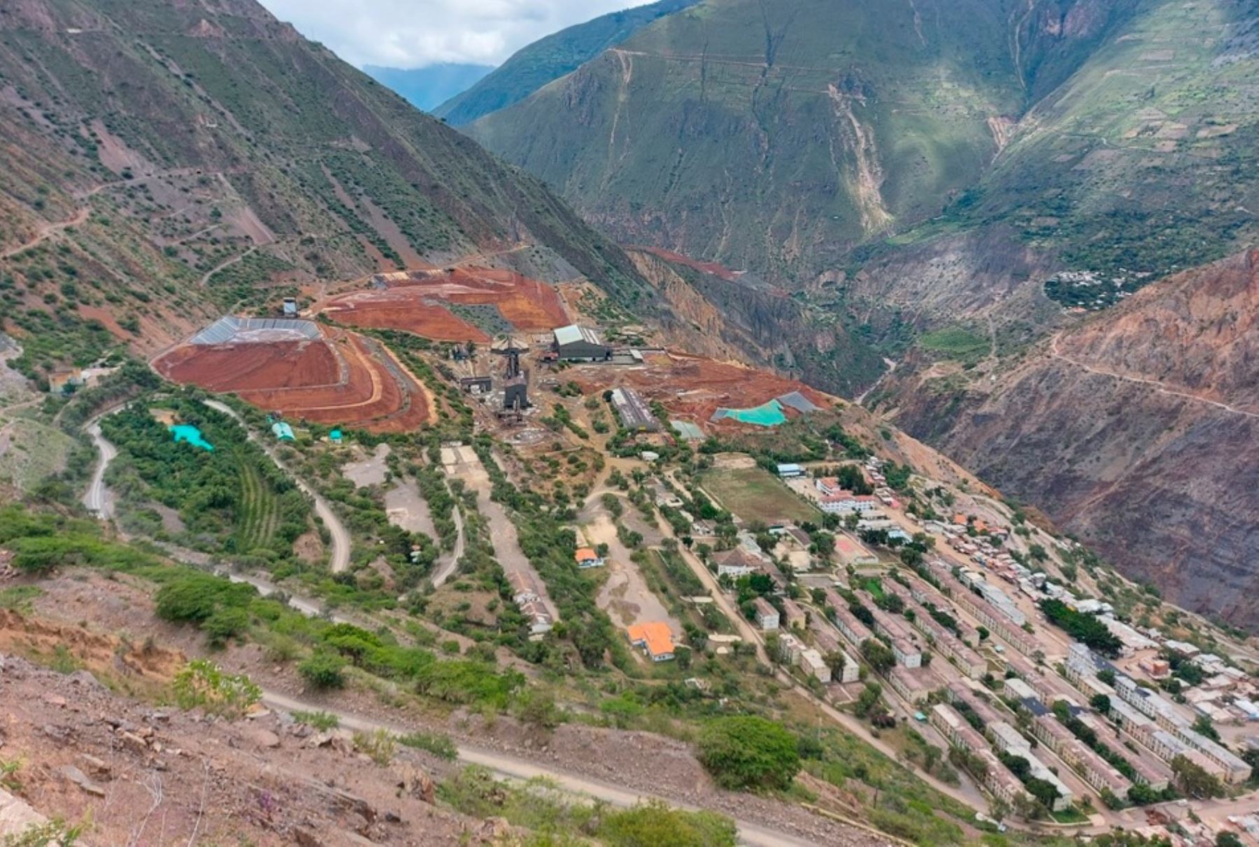 Comuneros de Coris y Pampalca, en Huancavelica, piden al Gobierno ratificar la venta de la mina Cobriza.